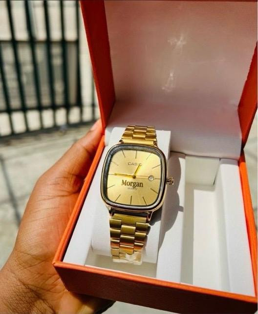 Classy gold wristwatch for women